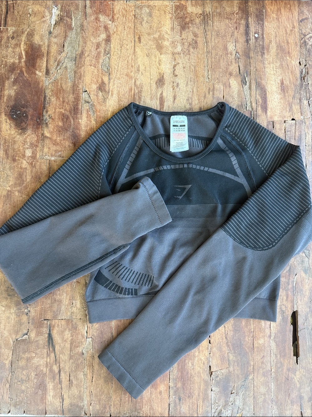 Gymshark Seamless Long Sleeve Crop — Charcoal and Black